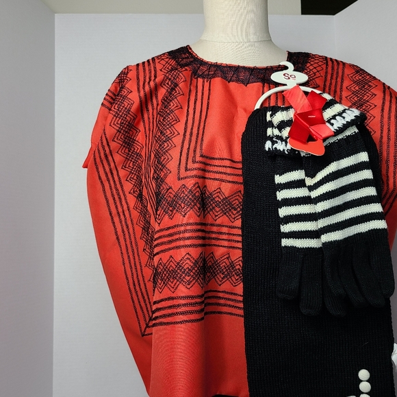 Long Scarf and gloves by So Blk and Wht striped - Picture 6 of 8